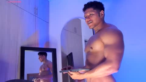 adambrocs1 online show from October 22, 7:52 am