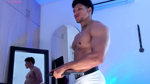 adambrocs1 online show from January 15, 9:18 pm