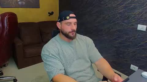 Snapshot of adamjameson chatting on June 22, 4:53 am AdamJameson online show from June 22, 4:53 am