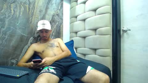 Snapshot of adamparker_ chatting on February 14, 11:53 am adamparker_ online show from February 14, 11:53 am