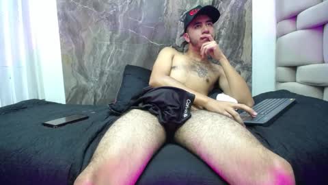 Snapshot of adamparker_ chatting on February 18, 6:04 pm adamparker_ online show from February 18, 6:04 pm