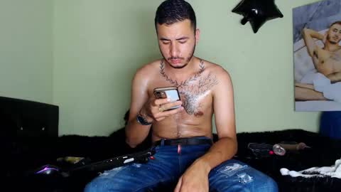 Snapshot of adamparker_ chatting on November 6, 3:07 am adamparker_ online show from November 6, 3:07 am