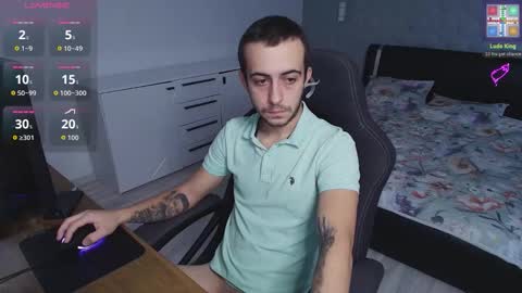 Snapshot of adamrayn chatting on November 10, 12:15 pm Adam Rayn online show from November 10, 12:15 pm