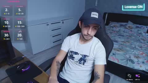 Snapshot of adamrayn chatting on November 11, 12:38 pm Adam Rayn online show from November 11, 12:38 pm