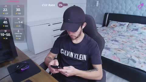 Snapshot of adamrayn chatting on November 13, 7:18 am Adam Rayn online show from November 13, 7:18 am