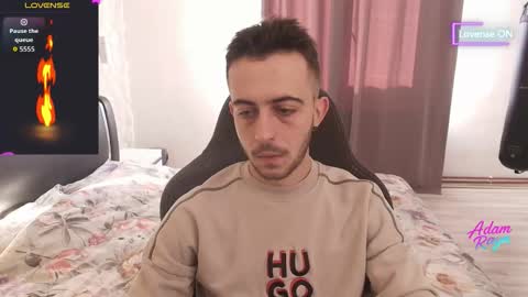 Snapshot of adamrayn chatting on December 15, 9:46 am Adam Rayn online show from December 15, 9:46 am