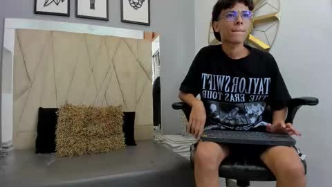 Adams Bobby online show from October 28, 12:19 pm