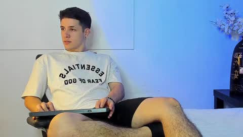 Snapshot of adan_rivas chatting on January 9, 10:20 pm adan online show from January 9, 10:20 pm