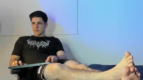 Snapshot of adan_rivas chatting on March 5, 11:27 pm adan online show from March 5, 11:27 pm