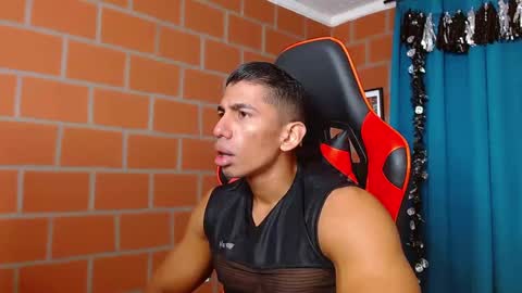 Adan Sin online show from December 4, 2:59 pm