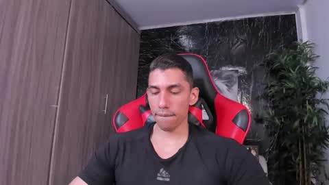 Adan Sin online show from May 2, 3:39 pm