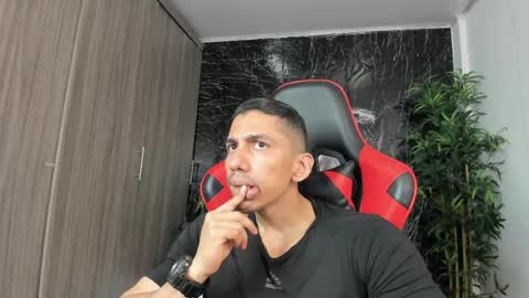 Adan Sin online show from May 28, 4:15 pm