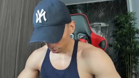 Adan Sin online show from June 18, 3:05 pm