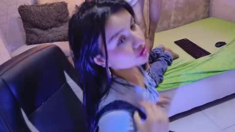 Snapshot of adanneva chatting on February 19, 3:35 am AdanNDEva online show from February 19, 3:35 am