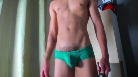 Snapshot of adanxbaby chatting on April 12, 11:54 pm online show from April 12, 11:54 pm