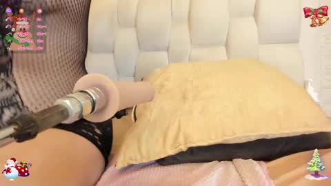 Snapshot of adaporter chatting on December 21, 9:01 am Ada Porter  online show from December 21, 9:01 am