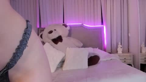 Snapshot of adara__star chatting on March 18, 3:42 am adara__star online show from March 18, 3:42 am