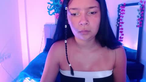 Snapshot of adarha_beaumont chatting on January 8, 9:34 pm adarha_beaumont online show from January 8, 9:34 pm