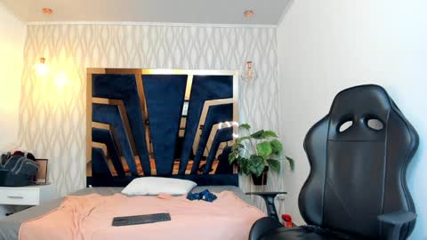 Snapshot of adbel_sady chatting on December 23, 2:17 pm adbel sady online show from December 23, 2:17 pm