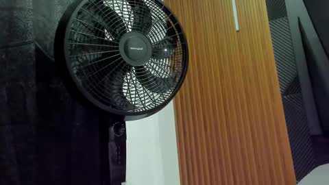 Snapshot of adbel_sady chatting on October 18, 11:11 am adbel sady online show from October 18, 11:11 am