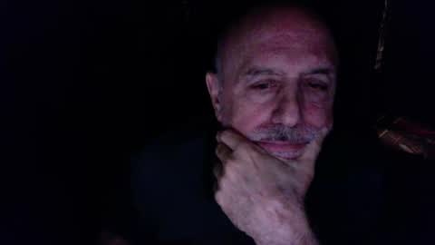 Snapshot of add_me_2 chatting on November 18, 4:39 am add_me_2 online show from November 18, 4:39 am