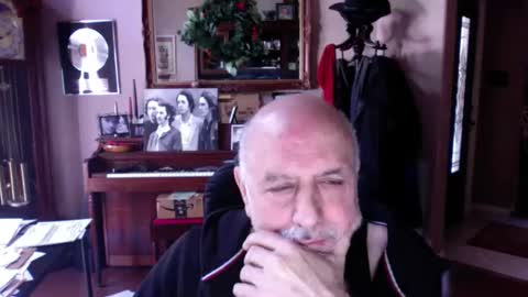add_me_2 online show from April 19, 5:56 pm
