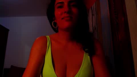 Snapshot of addicted2uts chatting on October 20, 11:38 pm amy online show from October 20, 11:38 pm