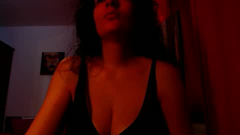 Snapshot of addicted2uts chatting on March 23, 11:14 am amy online show from March 23, 11:14 am