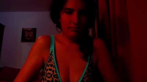 Snapshot of addicted2uts chatting on March 29, 8:53 pm amy online show from March 29, 8:53 pm