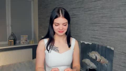 Adeline online show from September 15, 9:26 pm