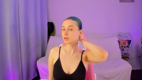 Snapshot of adel_vibes chatting on March 10, 5:01 am Adelle online show from March 10, 5:01 am