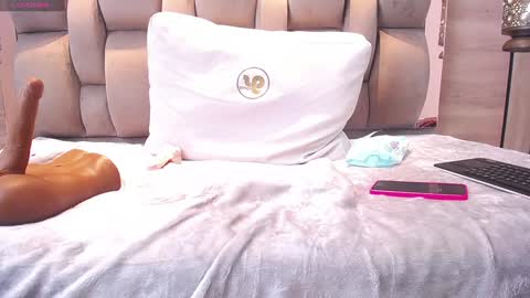 adela chase online show from January 3, 5:17 am