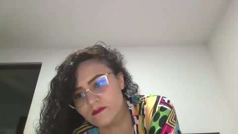 Snapshot of adelaide_trudie chatting on December 18, 8:37 pm Adelaide Trudie online show from December 18, 8:37 pm