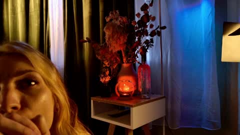 Snapshot of adelaidegilber_ chatting on June 2, 12:29 pm Adel online show from June 2, 12:29 pm