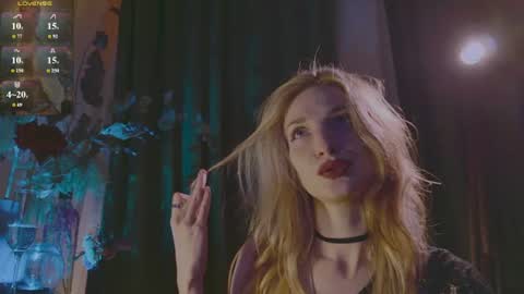 Snapshot of adelaidegilber_ chatting on June 12, 9:46 pm Adel online show from June 12, 9:46 pm