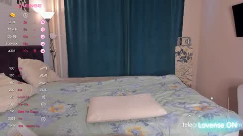 adele_adam online show from June 19, 2:05 am