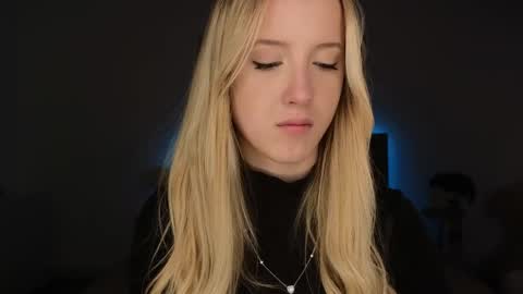 Snapshot of adele_armas chatting on March 31, 8:53 pm Adele online show from March 31, 8:53 pm