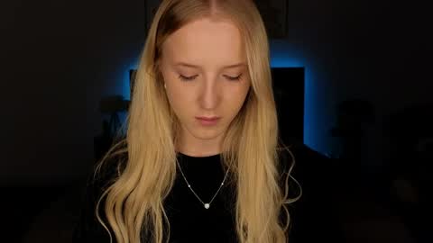 Snapshot of adele_armas chatting on April 5, 9:12 pm Adele online show from April 5, 9:12 pm