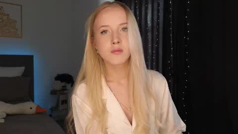 Snapshot of adele_armas chatting on April 12, 3:06 pm Adele online show from April 12, 3:06 pm