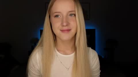 Snapshot of adele_armas chatting on April 14, 8:59 pm Adele online show from April 14, 8:59 pm
