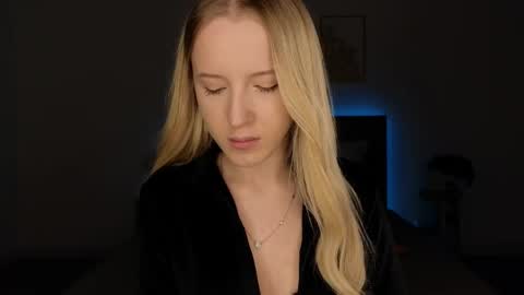 Snapshot of adele_armas chatting on April 28, 8:36 pm Adele online show from April 28, 8:36 pm