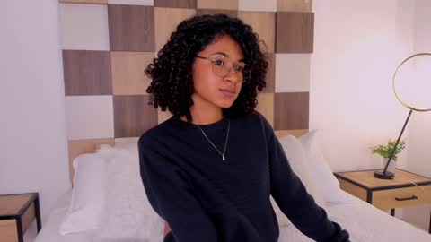Andrea online show from December 17, 6:09 pm