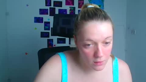 Snapshot of adele_missu chatting on November 25, 1:00 pm Adele online show from November 25, 1:00 pm