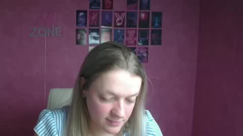 Snapshot of adele_missu chatting on November 28, 7:27 pm Adele online show from November 28, 7:27 pm