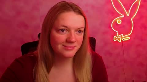 Snapshot of adele_missu chatting on December 16, 6:51 am Adele online show from December 16, 6:51 am