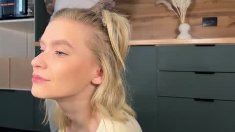 Adele Nick online show from March 20, 7:35 am