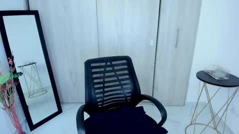 Snapshot of adele_sweett chatting on May 23, 10:52 am Carolina online show from May 23, 10:52 am
