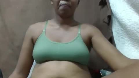 Snapshot of adelealy chatting on February 12, 11:51 am adelealy online show from February 12, 11:51 am