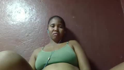 Snapshot of adelealy chatting on February 22, 12:51 pm adelealy online show from February 22, 12:51 pm