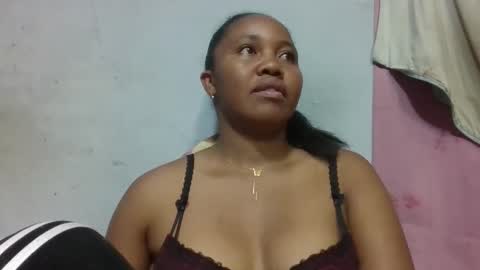 adelealy online show from May 18, 2:40 am